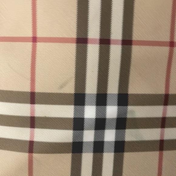 Burberry Tote great condition, - Picture 4 of 9